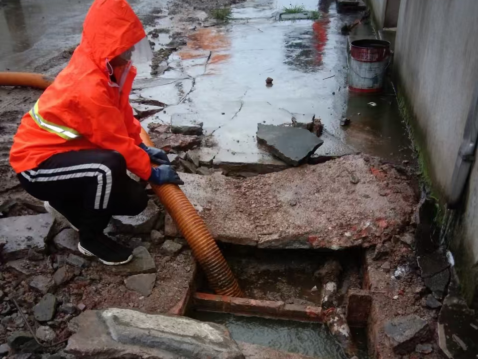 沙田专业清理污水池 炜誉市政以规范流程守护城市 “肠道”