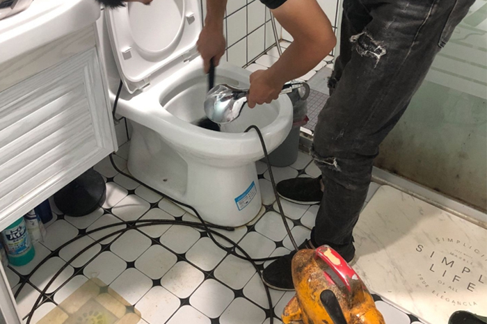 沙田马桶堵塞自己疏通还是找师傅？专业上门服务让你省时更省心